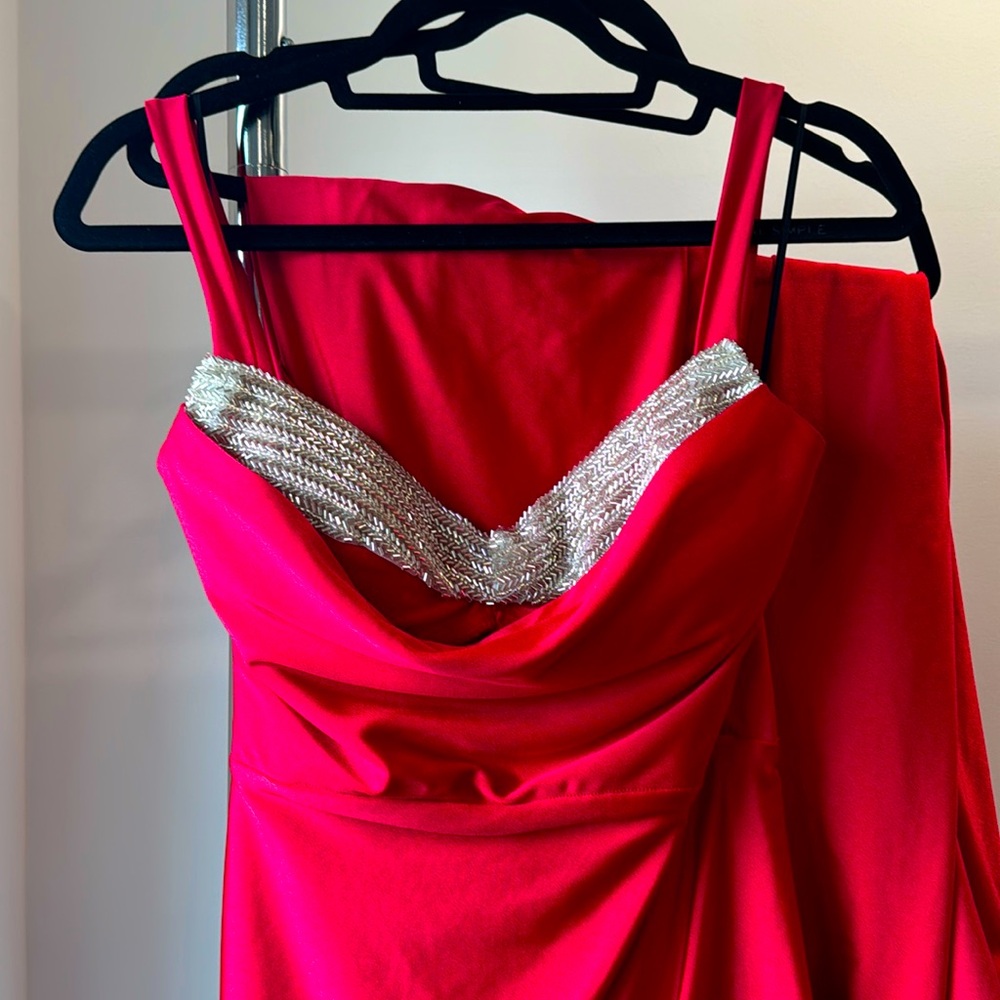 All The Rage Nicole Bakti SZ S red beaded gown.